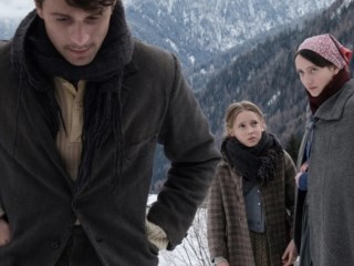 As principais estreias de cinema da semana: vida, amor e legado em 'Marcello Mio', 'Vermiglio' e mais