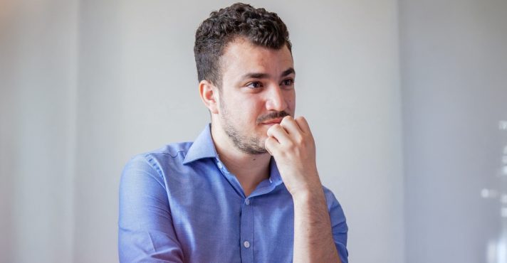 Ativista Mahmoud Khalil pode ser deportado dos EUA após acusações de antissemitismo