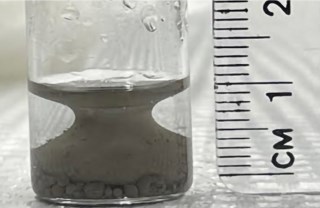 Cientistas descobrem líquido que sempre recupera sua forma após ser agitado, desafiando a física convencional