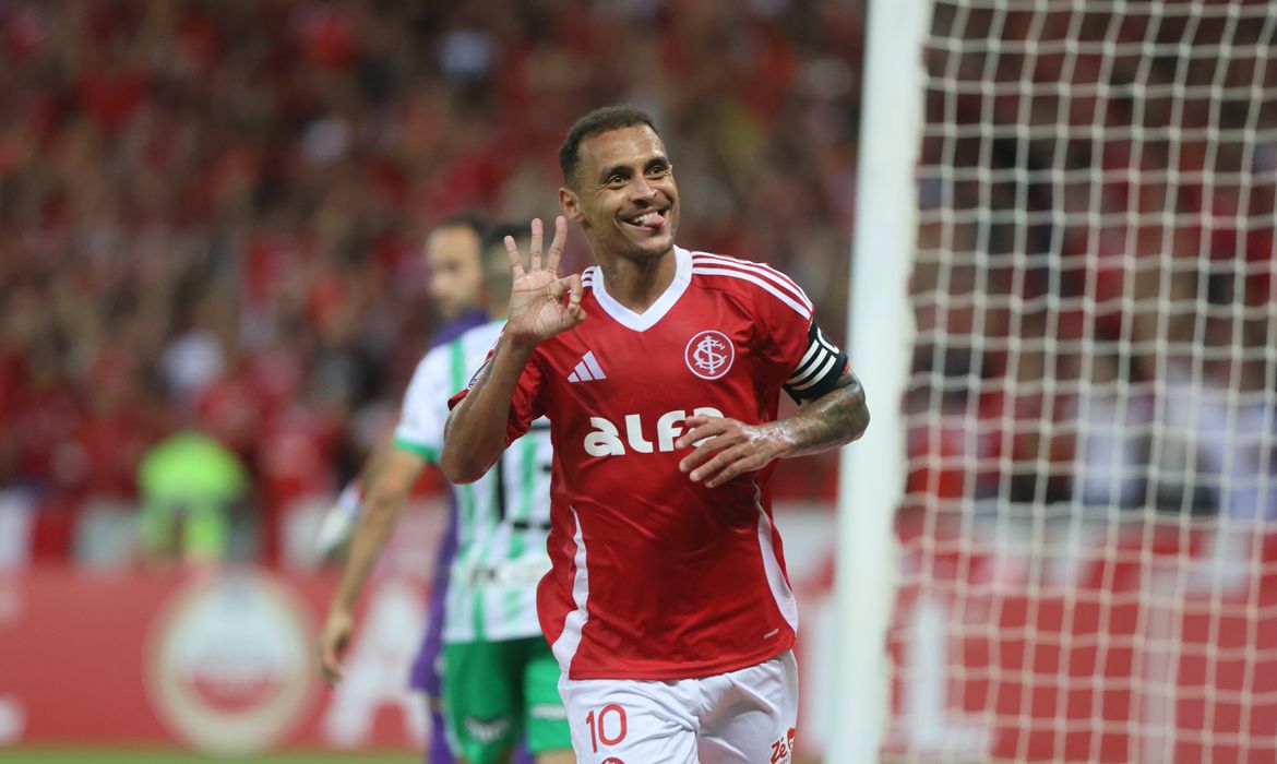 Alan Patrick brilha e Internacional vence Atlético Nacional por 3 a 0 na Libertadores