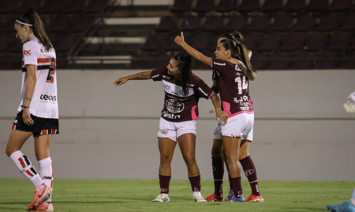 Ferroviária assume liderança do Brasileiro Feminino após vitória sobre o São Paulo