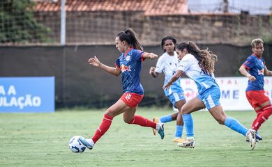 Flamengo assume liderança do Brasileiro com vitória sobre o Grêmio e brilha com Arrascaeta