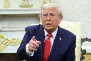 Trump critica Zelensky e culpa Biden pela guerra na Ucrânia