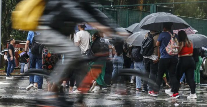 Frente Fria Avança pelo Brasil: Chuvas Intensas e Quedas de Temperatura à Vista