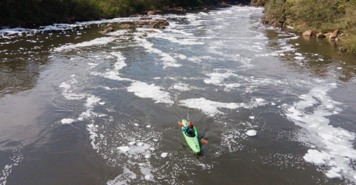 Crise da Qualidade da Água na Mata Atlântica: Relatório Alerta para Piora e Falhas na Regulação