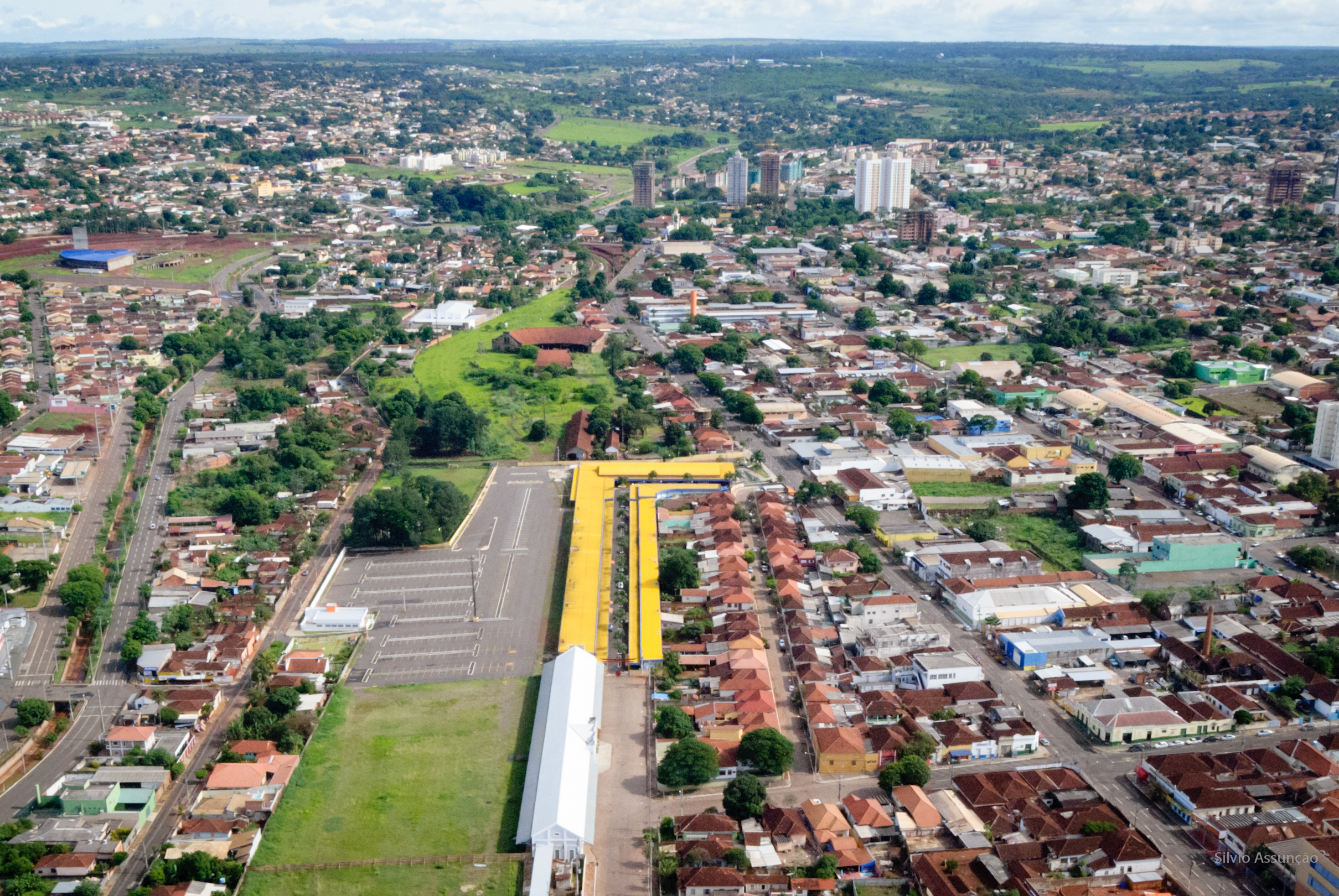 Calor e Trovoadas Atingem Todo o Brasil neste Sábado, 12 de Abril