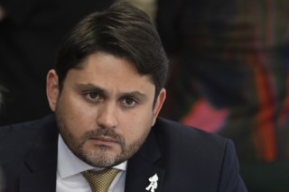 Ministro das Comunicações do Brasil renuncia após ser acusado de corrupção