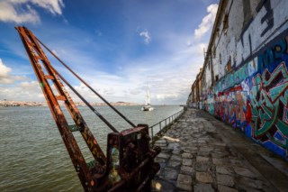 Câmara de Almada desativa acolhimento temporário do Cais do Ginjal por segurança dos moradores