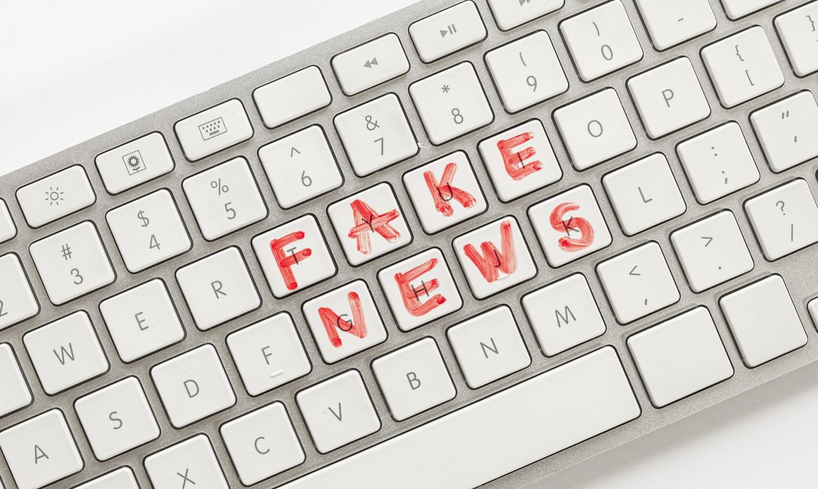 Como o jornalismo profissional pode vencer as fake news na era digital