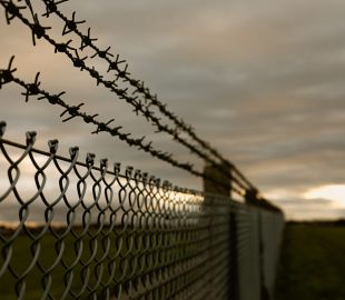 Fuga de criminosos do Comando Vermelho expõe corrupção em presídio de Mato Grosso