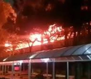 Incêndio no Teatro da PUC em Curitiba: Estragos e resposta rápida evitam vítimas