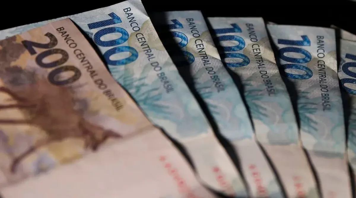 Governo promete corrigir isenção do IR para R$ 2.414,40 em 2025 e atende demandas populares