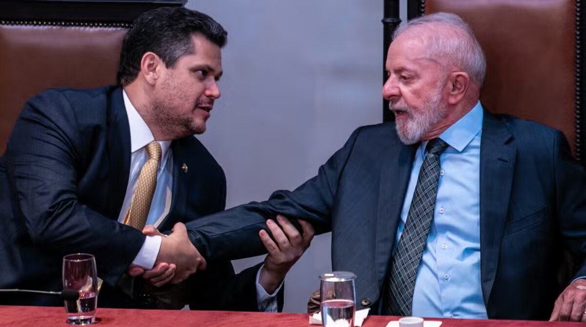 Alcolumbre Levanta Suspeitas de Corrupção e Busca Demissão de Ministro de Lula