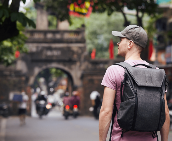 Libertarismo e Direitos Individuais: Foco na liberdade individual.