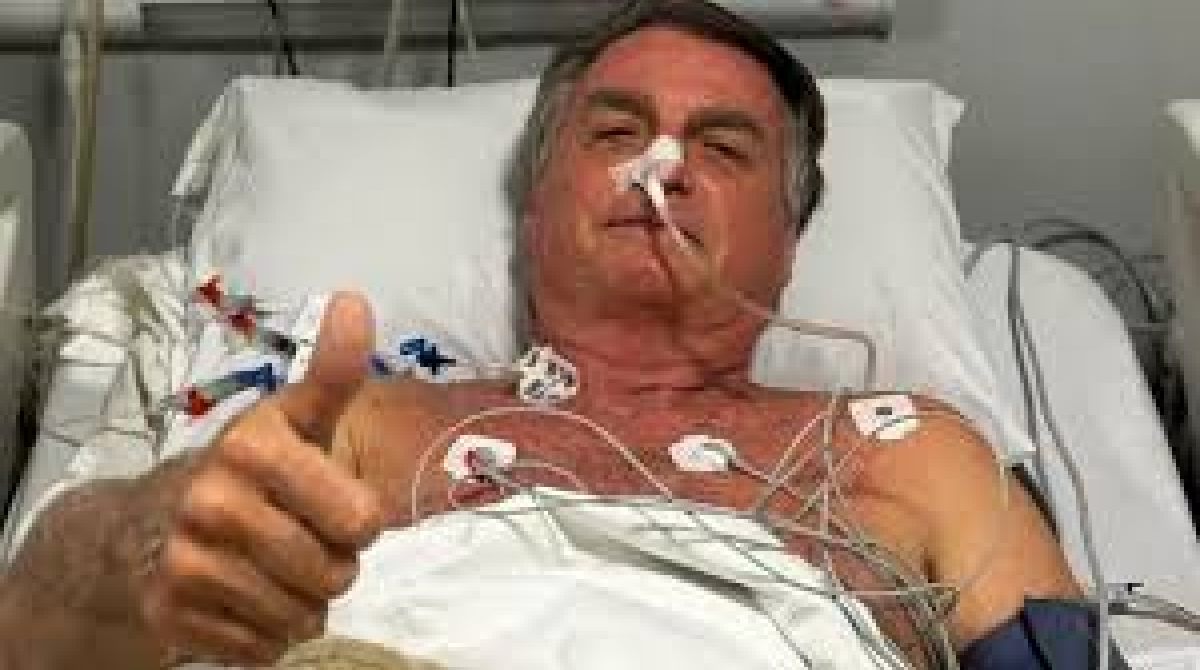 Bolsonaro é submetido a cirurgia de quase 12 horas após emergência médica