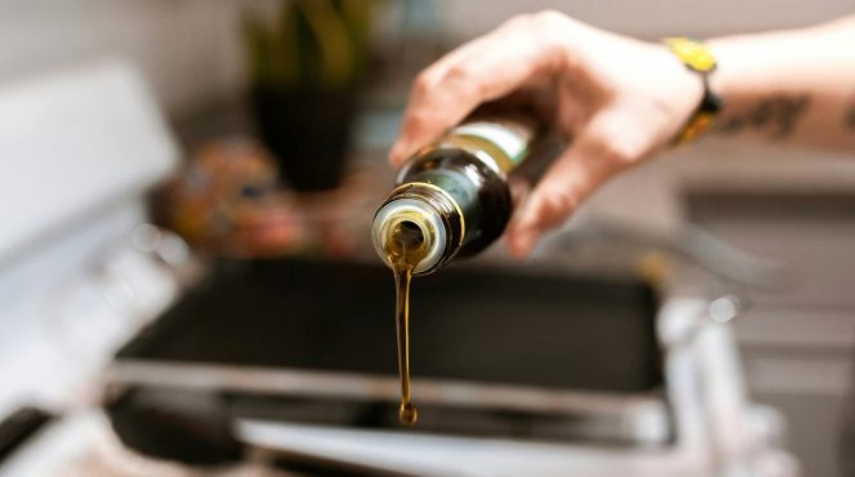 Alerta! 11 Marcas de Azeite de Oliva Impróprias para Consumo Reveladas; Proteja-se Agora!