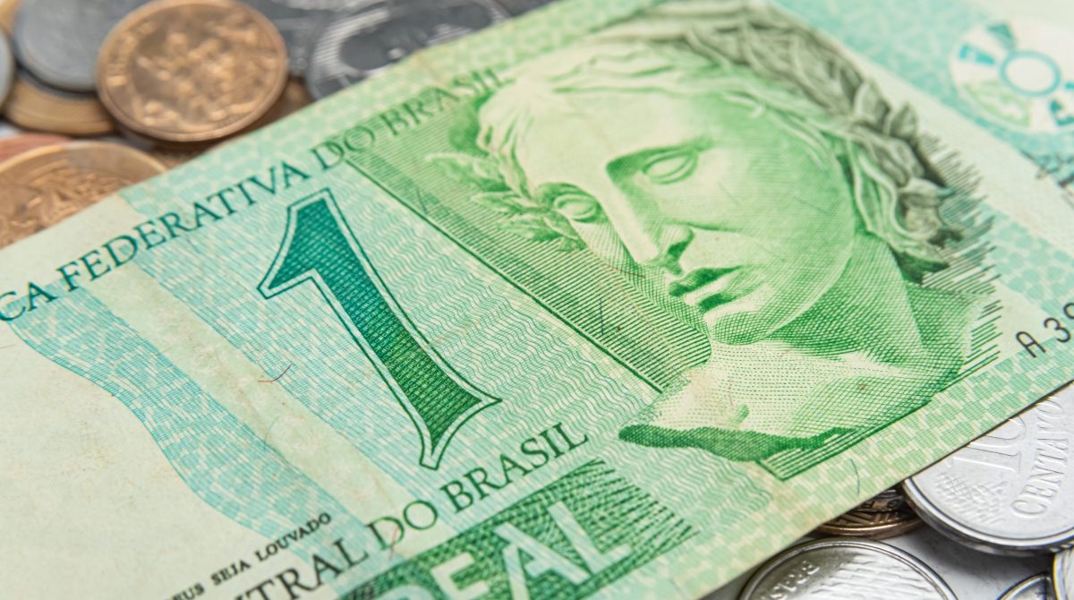 Carga tributária brasileira atinge maior patamar da história, chegando a 32,3% do PIB