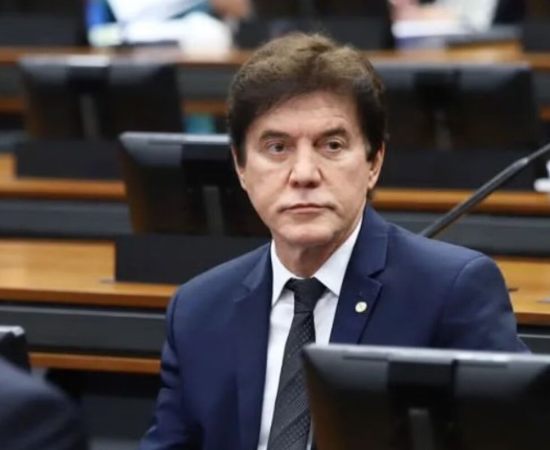 Robinson Faria do PL cede à pressão e assina documento para anistia na Câmara dos Deputados