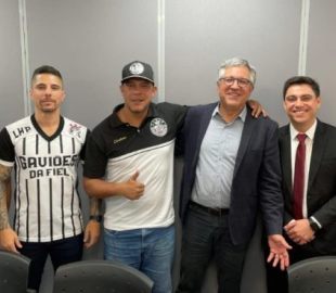 Torcida do Corinthians Lança Vaquinha para Quitar Dívida Bilionária no Estádio! Você Vai Acreditar Como!