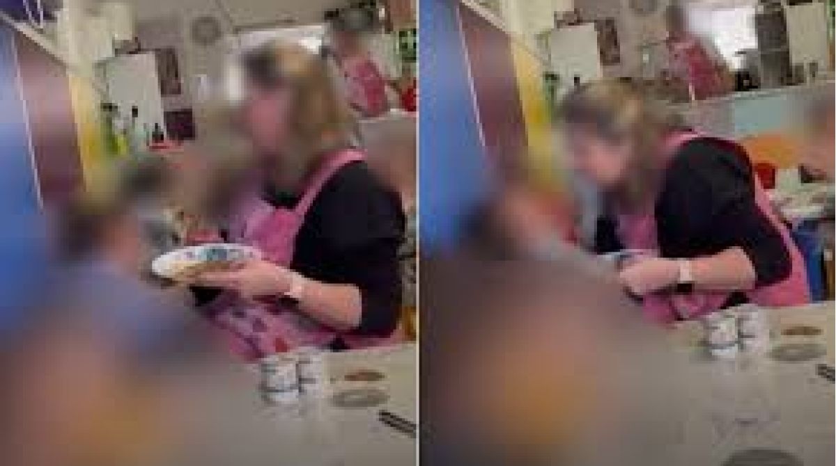 Babá é flagrada agredindo bebê em creche na Espanha e gera revolta na comunidade