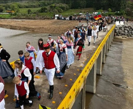 A Ponte da Cooperação: Quando a Sociedade e a Iniciativa Privada Fazem o que o Estado Nunca Conseguirá!