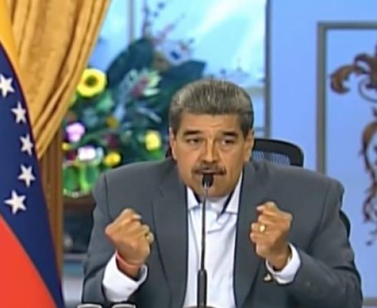 Maduro rompe relações diplomáticas com Paraguai após reconhecimento de González como presidente