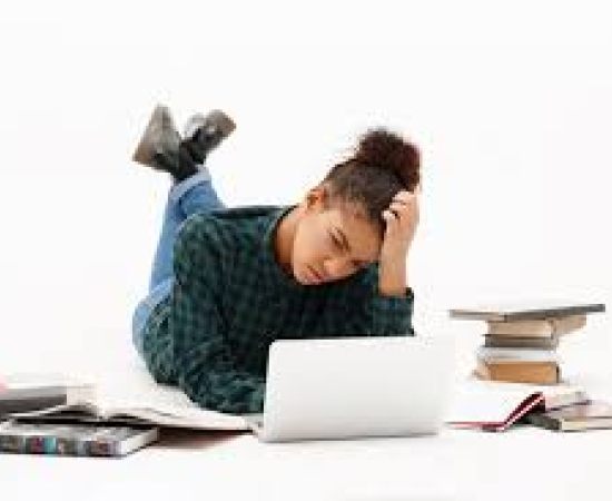 Trabalhos de Casa: A Importância da Moderação nas Tarefas Acadêmicas