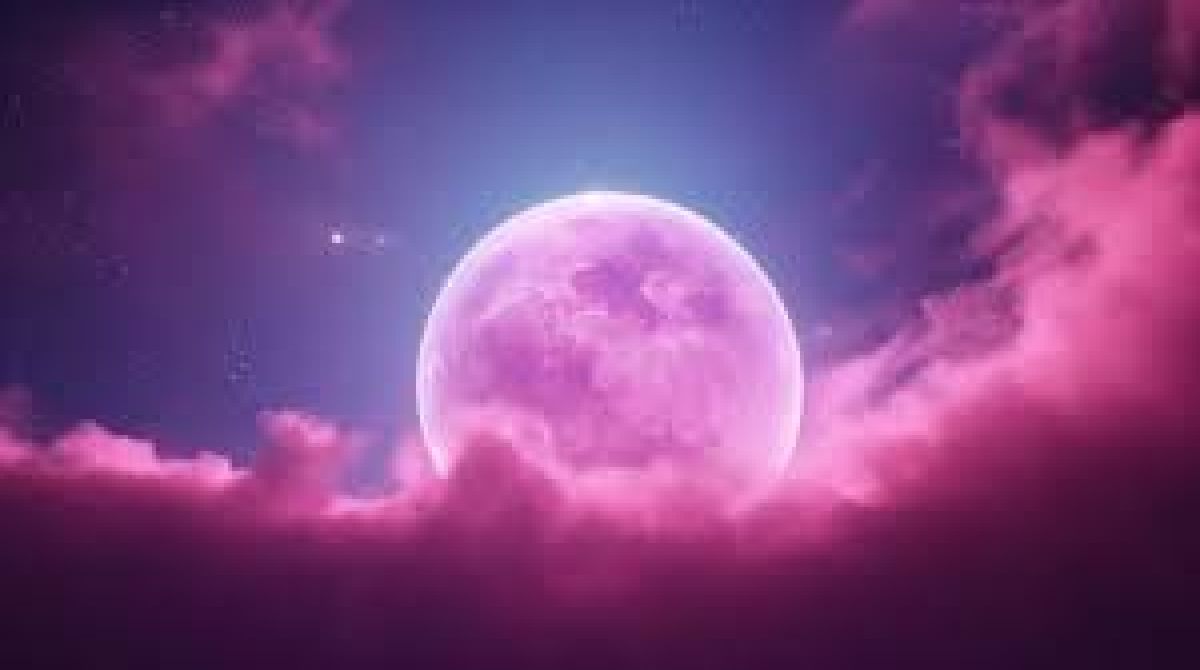 Lua Rosa: O Fenômeno Celestial que Surpreende e Fica Distante do Olhar Humano