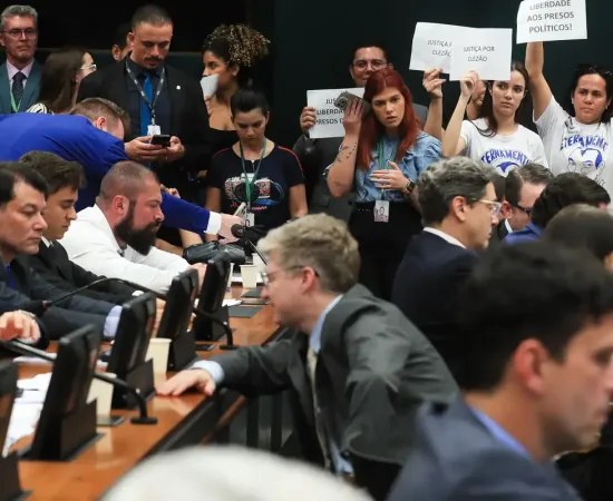 Câmara avança com proposta de anistia para presos dos protestos de 8 de janeiro