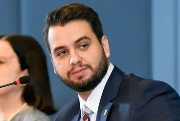 Filipe Martins autorizado por Moraes a comparecer ao julgamento no STF sobre tentativa de golpe