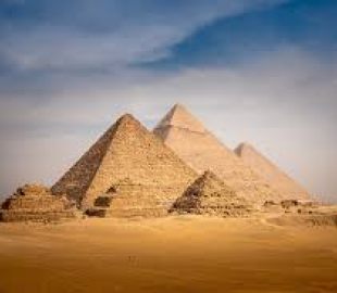 Pesquisadores Descobrem Estruturas Subterrâneas Sob as Pirâmides de Gizé, Gerando Controvérsia Científica