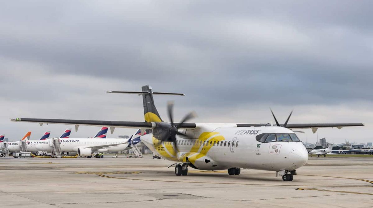 Voepass anuncia demissões em massa devido a crise financeira e suspensão das operações pela ANAC