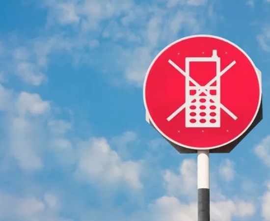 O Fim dos Celulares nas Escolas? O que Lula Não Contou Sobre a Nova Lei