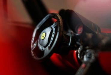 A Ferrari está se preparando para lançar seu primeiro carro 100% elétrico no final de 2025