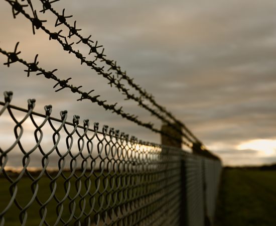 Fuga de criminosos do Comando Vermelho expõe corrupção em presídio de Mato Grosso