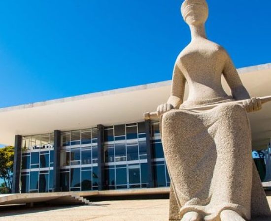STF: Salvando ou Ameaçando a Democracia Brasileira?