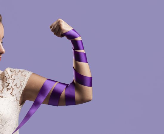 Agosto Lilás se foi, mas os números ficaram: A Paródia da Inação e a Realidade Cruel da Violência Contra as Mulheres