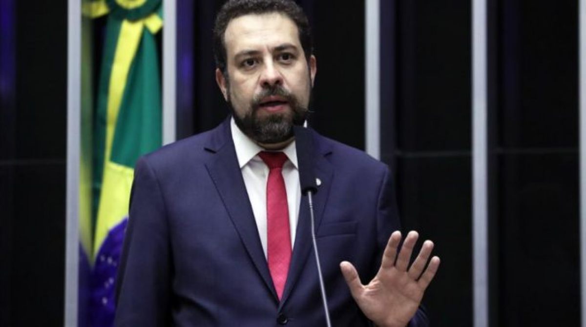 Guilherme Boulos Faz Declaração Controversial Sobre o MTST e Agita Debate em São Paulo!