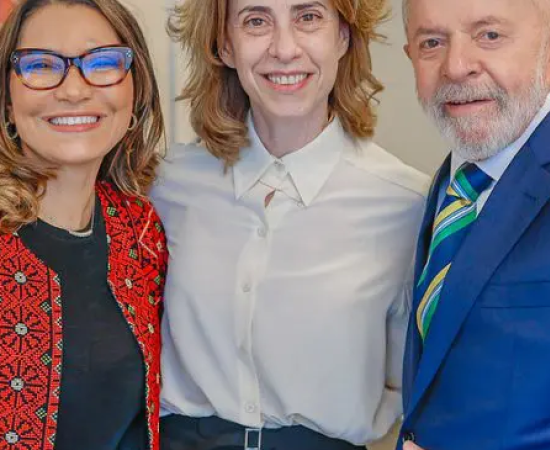 Lula e Janja Têm Almoço Memorável com a Estrela do Cinema Fernanda Torres em Nova York!
