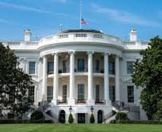 Casa Branca afirma que coronavírus é resultado de vazamento de laboratório na China