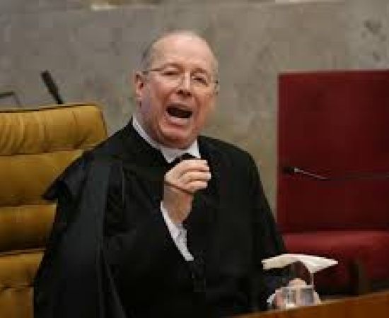 Celso de Mello diz que conduta de Débora dos Santos é imperdoável em defesa da democracia