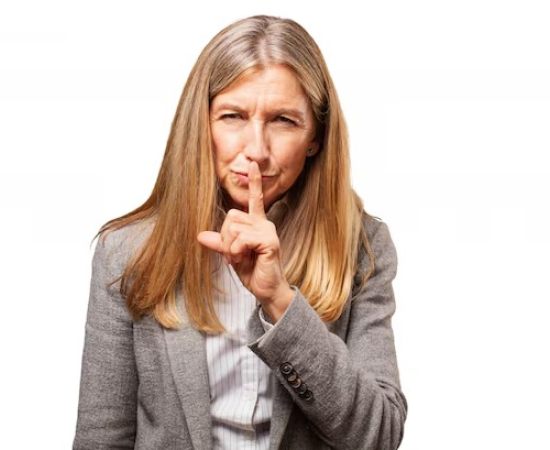 O Paradoxo da "Democracia Relativa":  Quando a Voz da Direita se Torna Crime