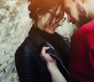 Reflexões sobre as Complexidades do Amor: Uma Crônica Inspiradora