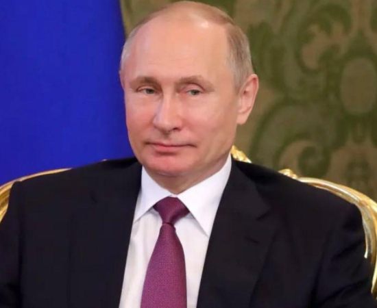 Putin destaca a visão ambiciosa de Elon Musk ao comparar com o gênio da corrida espacial soviética