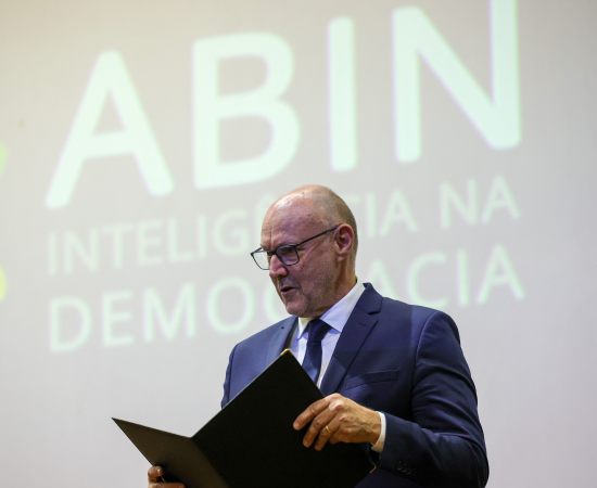 Diretor da Abin depõe sobre acusação de espionagem e investigações se aprofundam