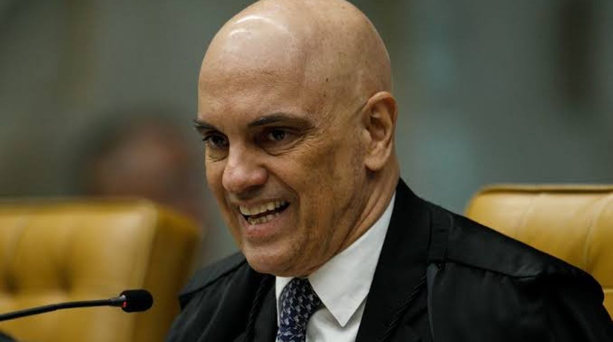 Moraes Condena Presos do 8 de Janeiro a Fazerem 'Curso da Democracia': Uma Análise Controversa