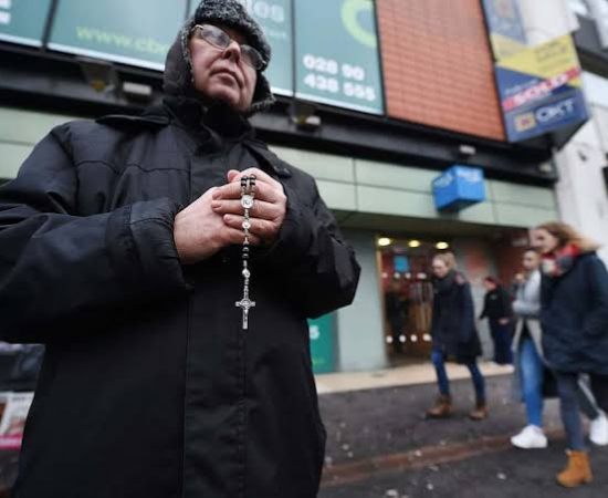 Nova Lei do Aborto Na Escócia quer Penalizar a Oração