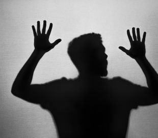 Fascismo e a Retórica da Empatia Suicidária: Um Retorno às Sombras da História